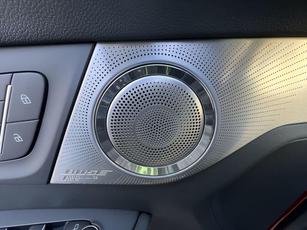 Certified 2025 Buick Enclave Avenir image 25