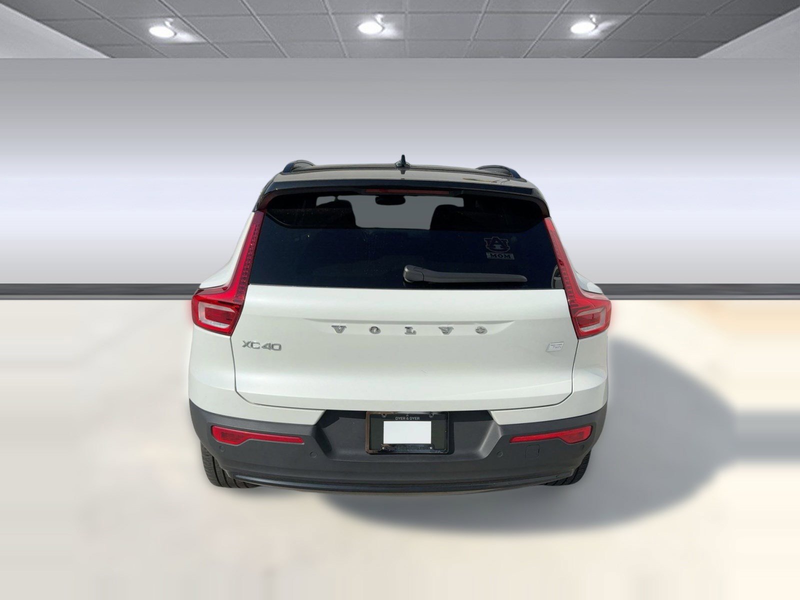 Certified 2023 Volvo XC40 Recharge Ultimate image 10