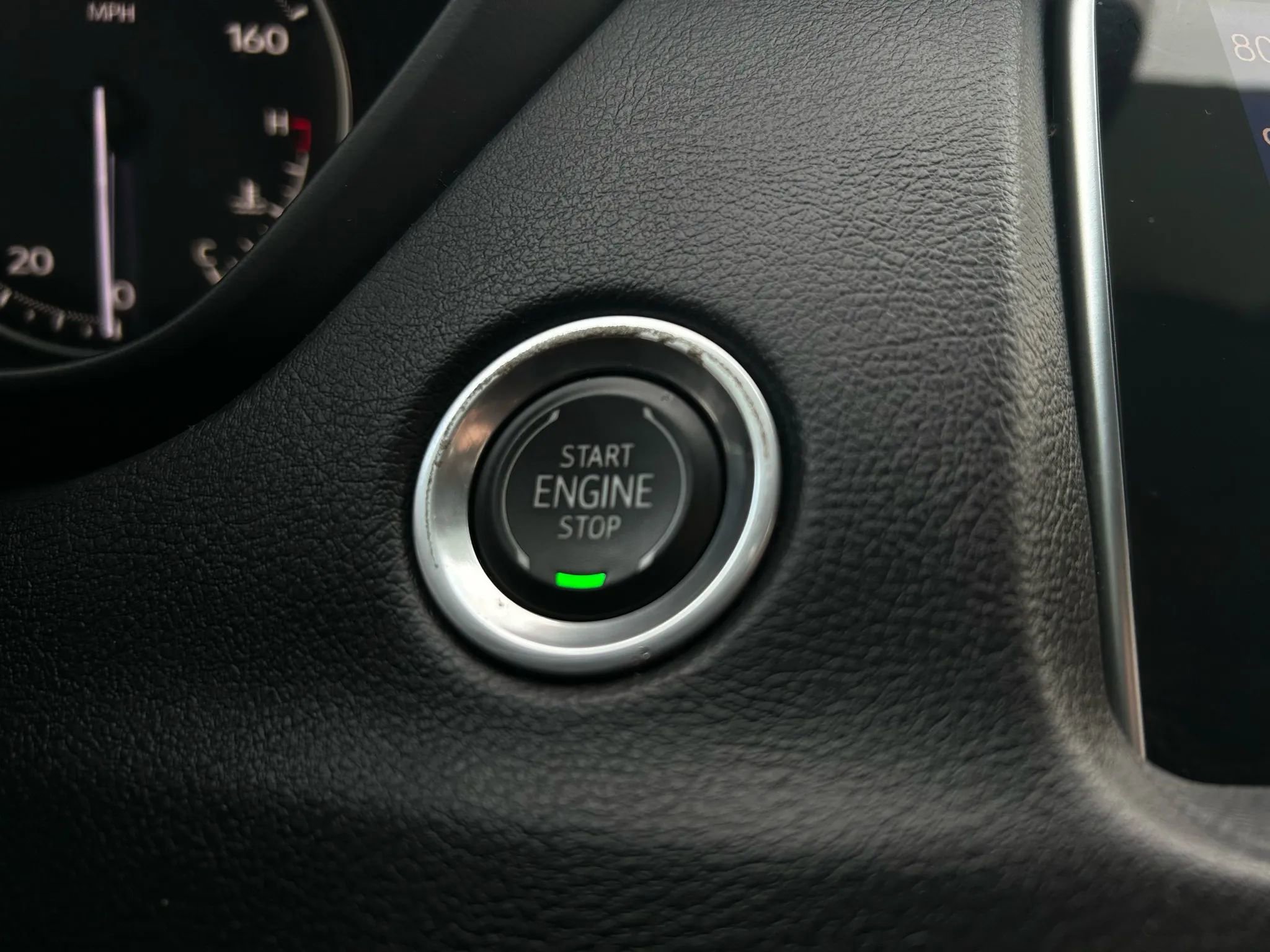 Used 2022 Cadillac XT4 Luxury w/ Cold Weather Package image 22