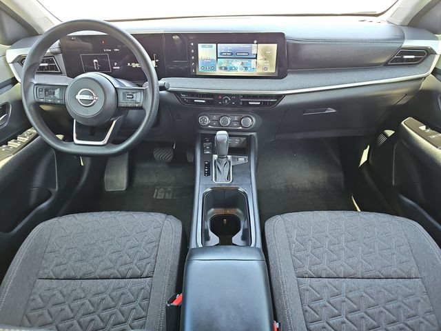 Used 2025 Nissan Kicks SV FWD image 11