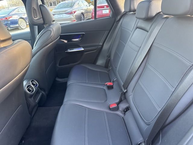 Used 2024 Mercedes-Benz GLC 300 4MATIC image 29