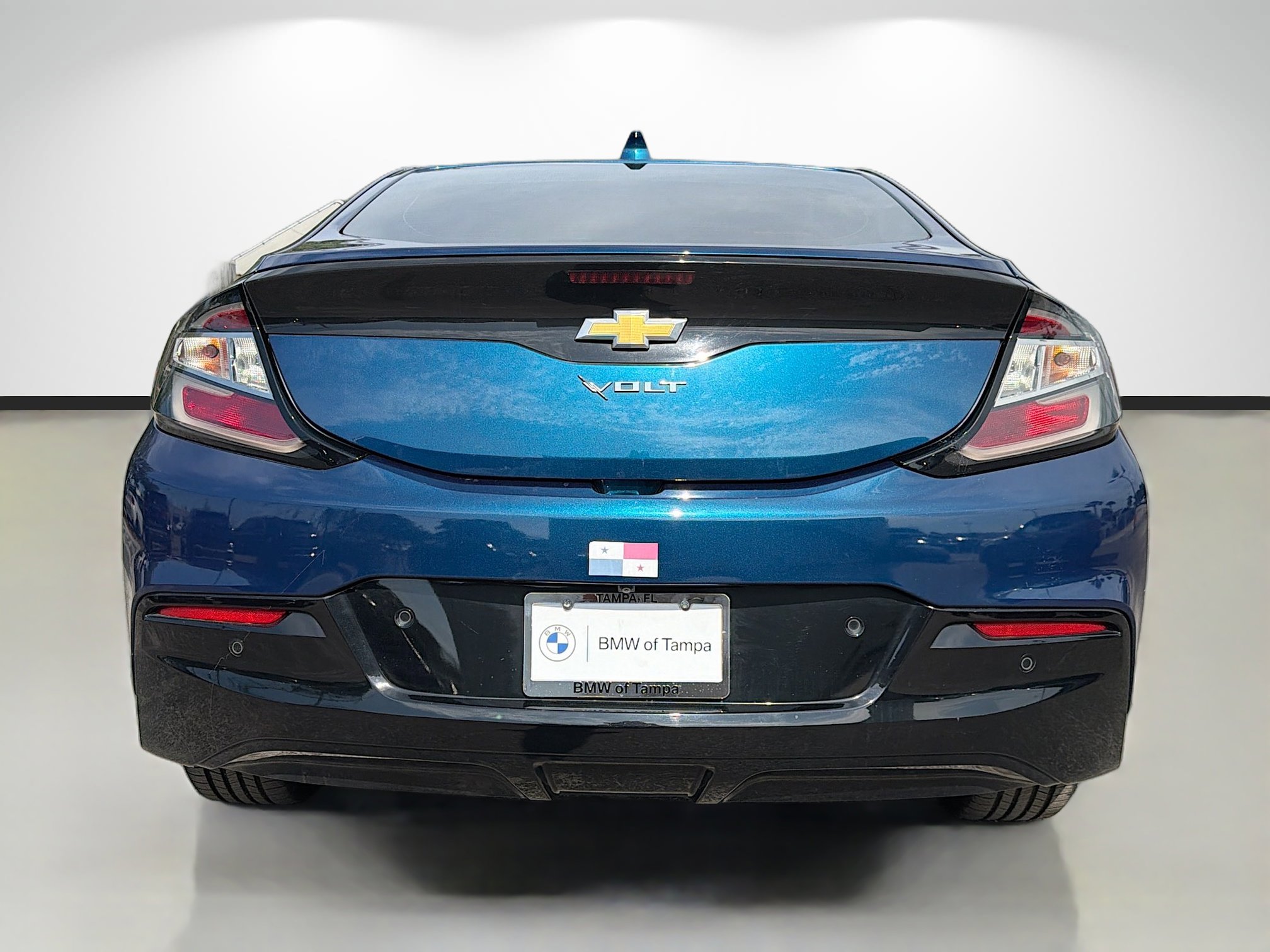 Used 2019 Chevrolet Volt Premier w/ Driver Confidence II Package FWD image 4
