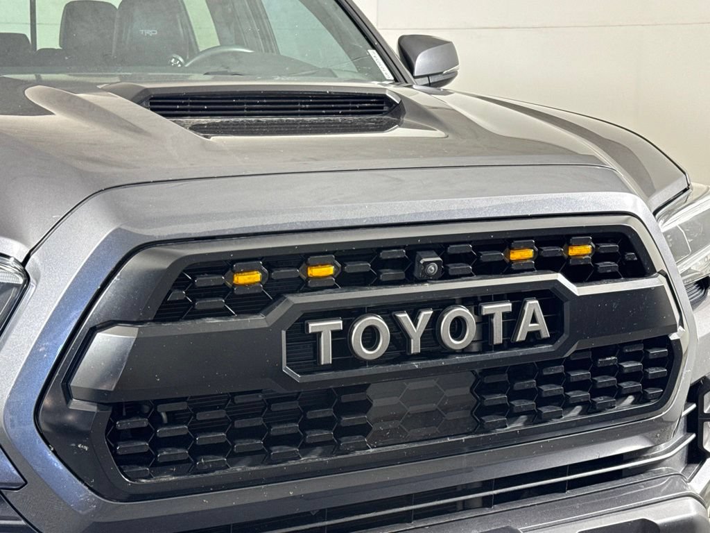 Used 2021 Toyota Tacoma TRD Pro AWD/4WD image 4