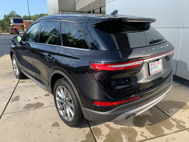 Used 2022 Lincoln Corsair AWD w/ Premium Package image 3