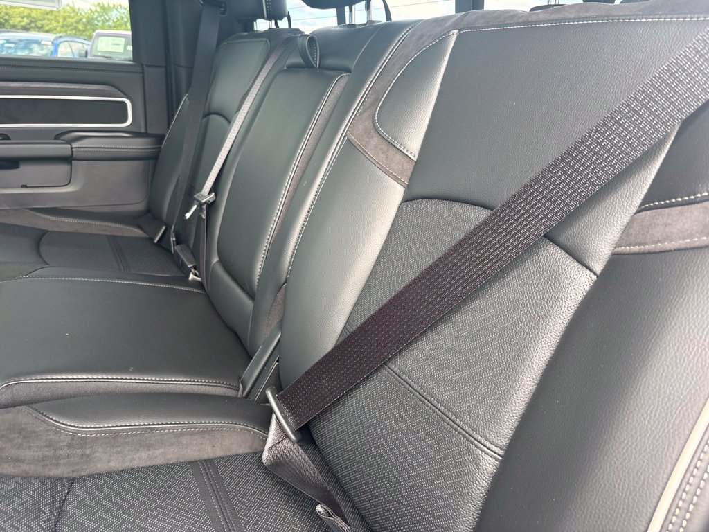 New 2026 RAM 3500 Laramie AWD/4WD image 33