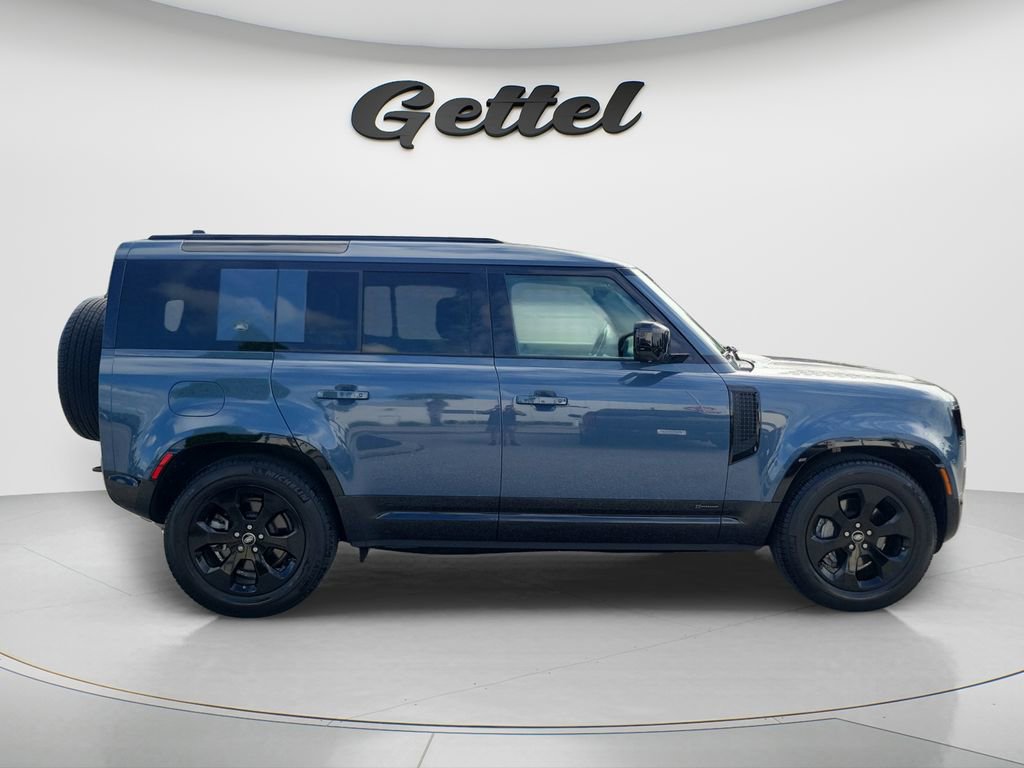 Used 2021 Land Rover Defender 110 X-Dynamic HSE image 3