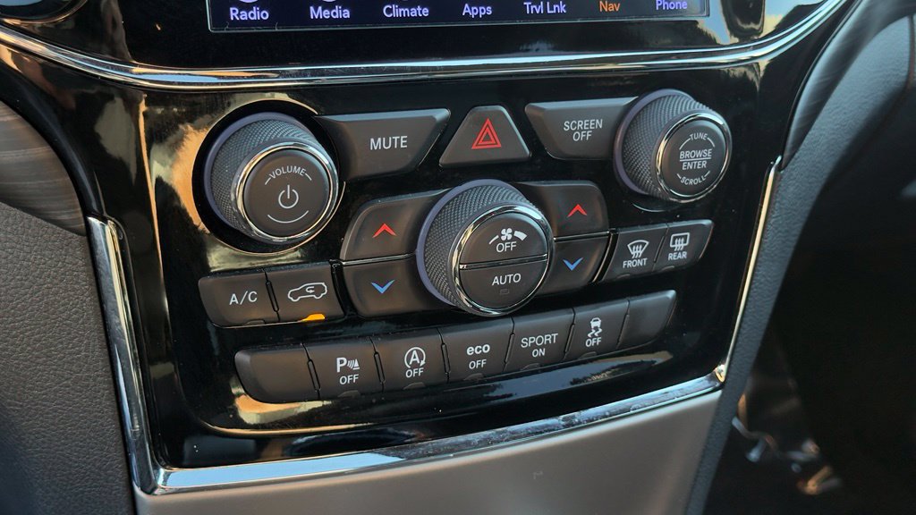 Used 2019 Jeep Grand Cherokee Altitude AWD/4WD image 19