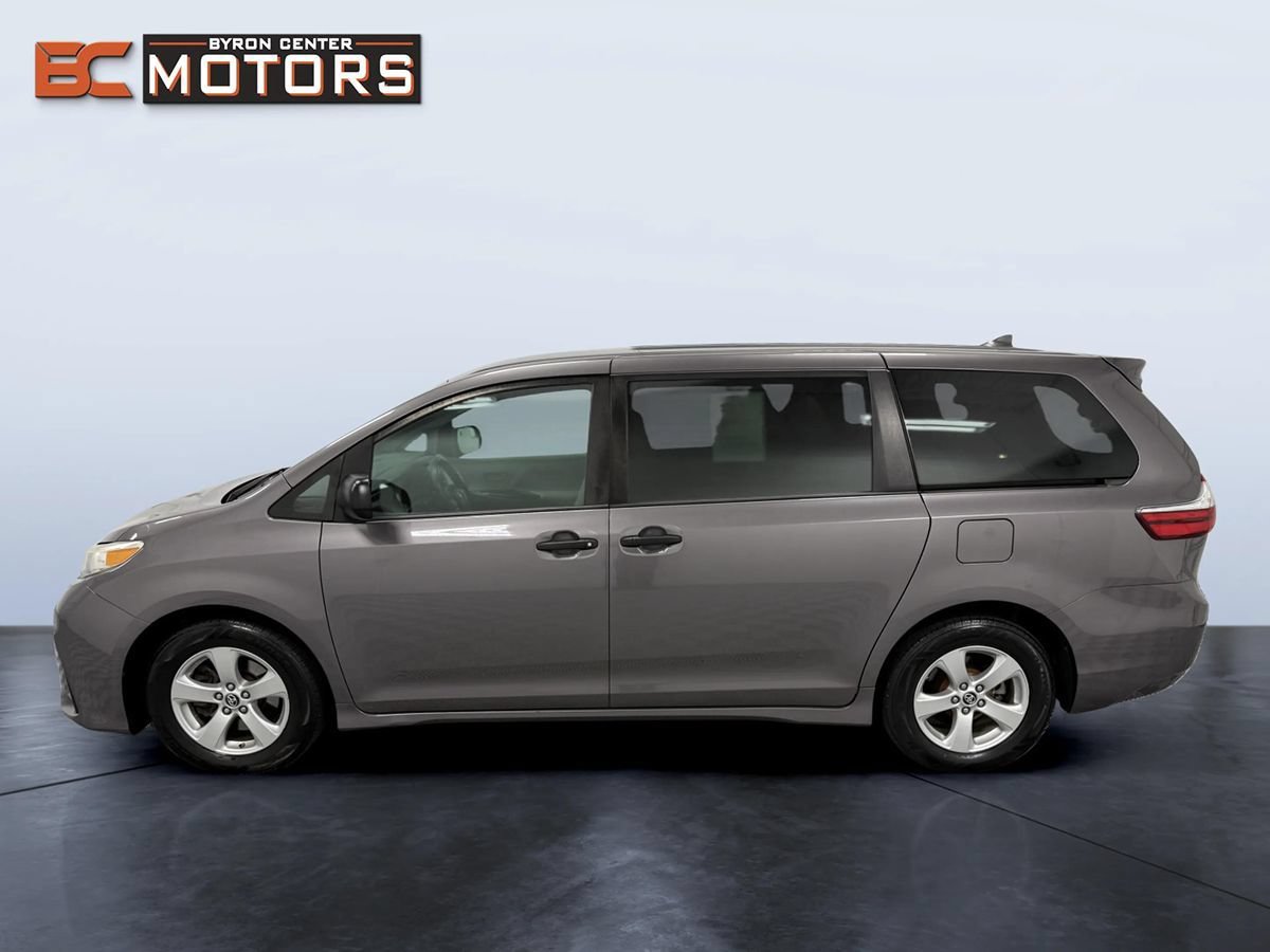 Used 2019 Toyota Sienna L FWD image 3