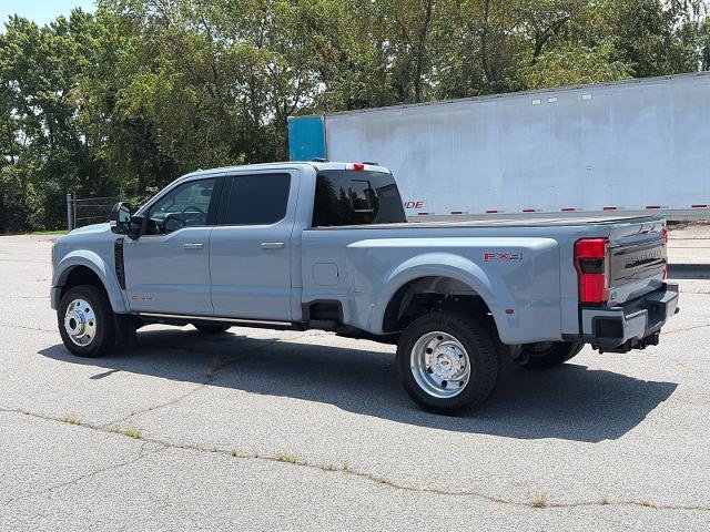 Certified 2025 Ford F450 Platinum w/ FX4 Off-Road Package AWD/4WD image 5