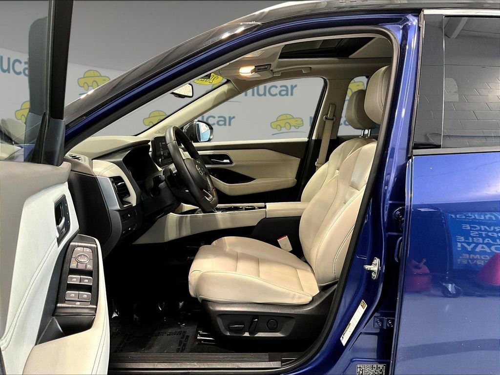 Used 2021 Nissan Rogue SL w/ Premium Package image 11