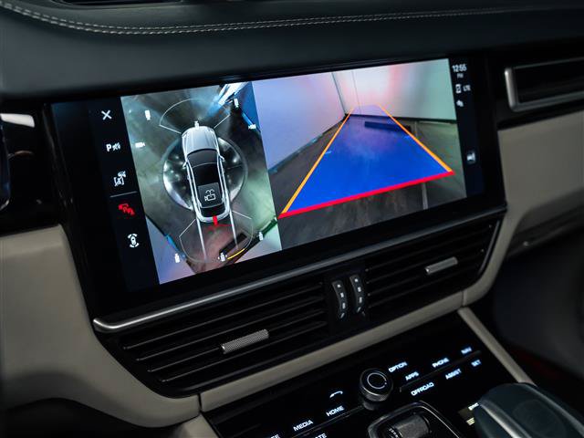 Certified 2023 Porsche Cayenne Turbo S AWD/4WD image 22