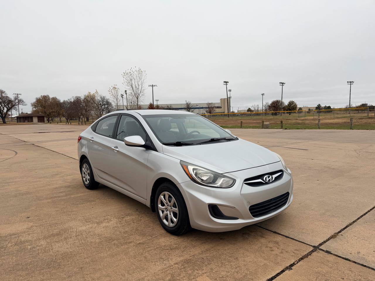 Used 2013 Hyundai Accent GLS FWD image 23