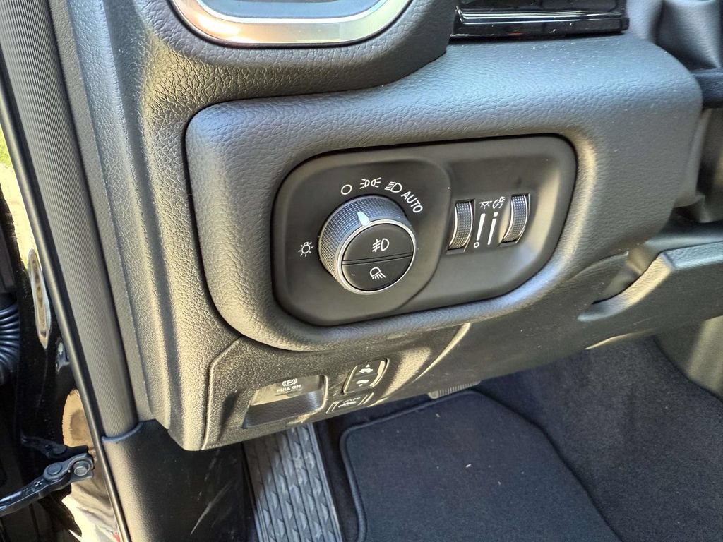 New 2026 RAM 1500 Laramie w/ Night Edition AWD/4WD image 33