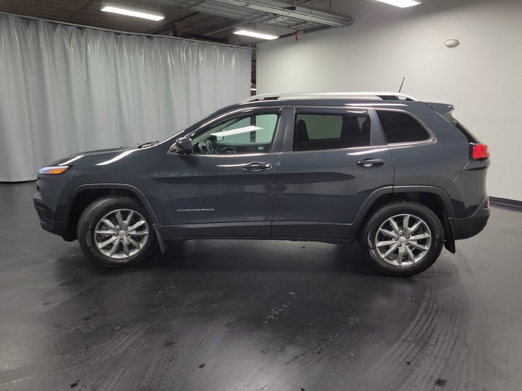 Used 2018 Jeep Cherokee Limited AWD/4WD image 6