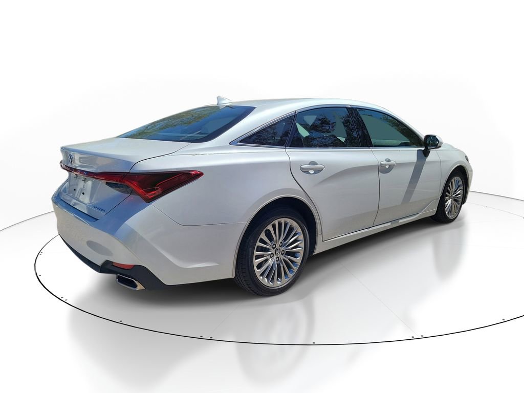 Used 2020 Toyota Avalon Limited image 4