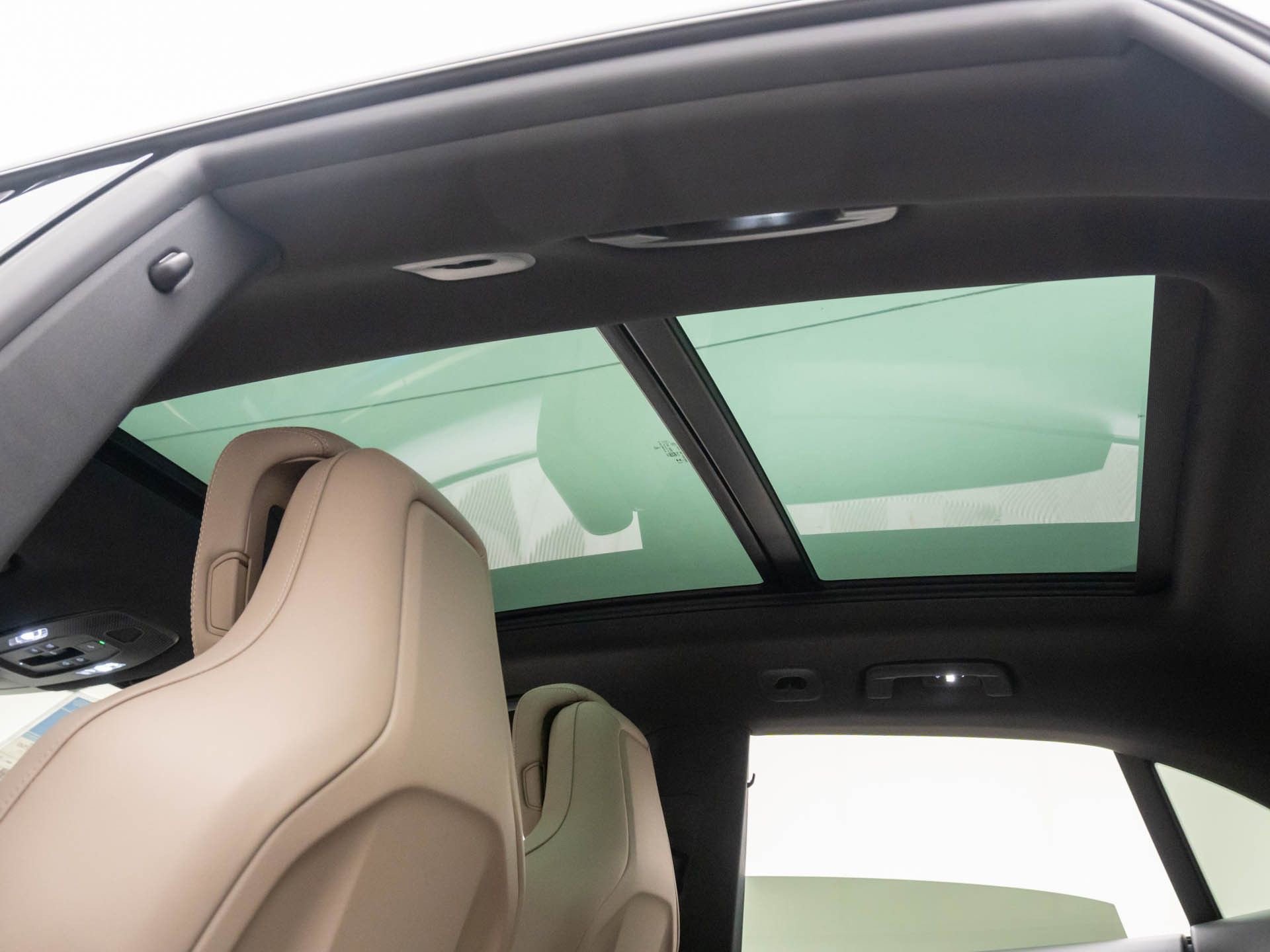 New 2025 Porsche Macan 4 Electric image 18