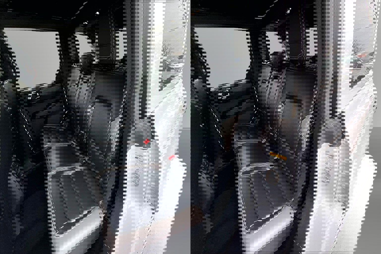 Used 2025 Ford Bronco Outer Banks image 17