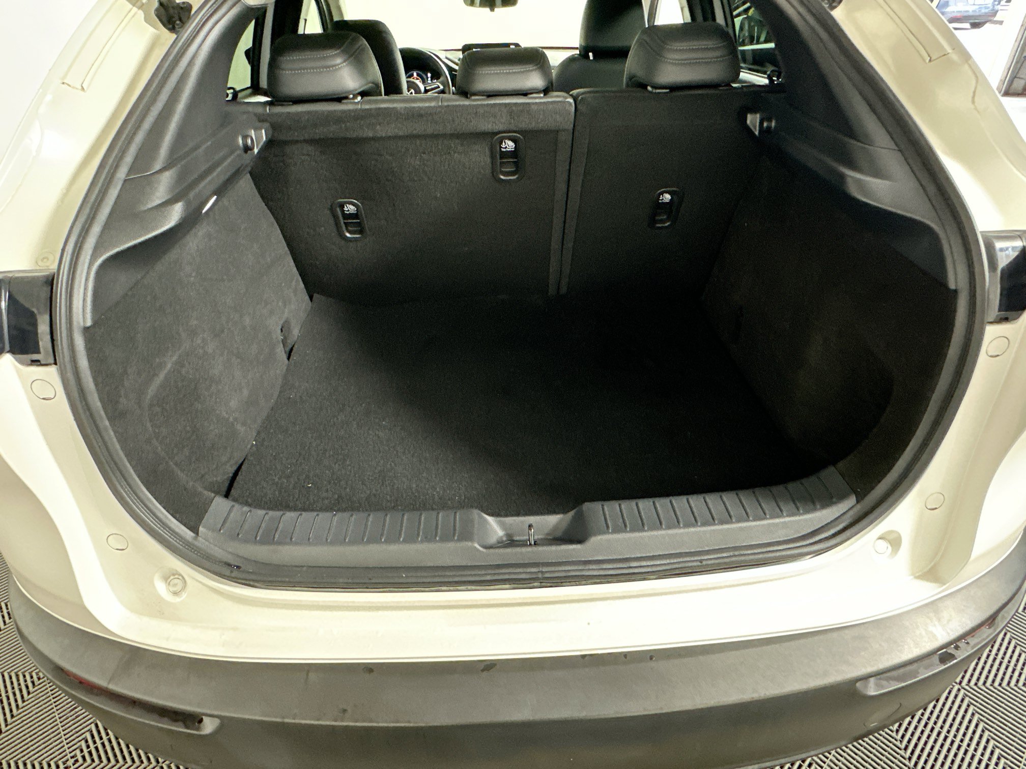 Used 2022 MAZDA CX-30 AWD 2.5 S w/ Preferred Package image 31