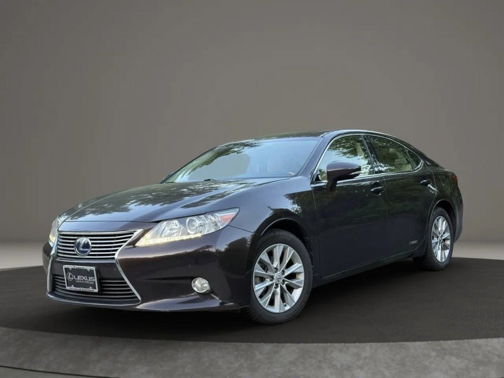 Used 2013 Lexus ES 300h w/ Luxury Pkg FWD image 2