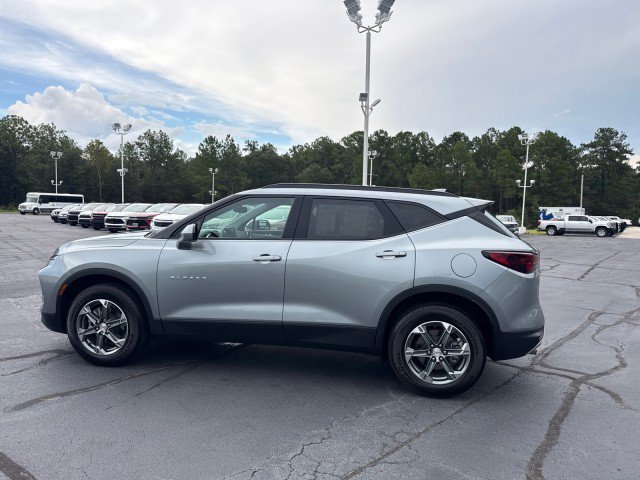 Used 2025 Chevrolet Blazer LT w/ Convenience Package FWD image 6