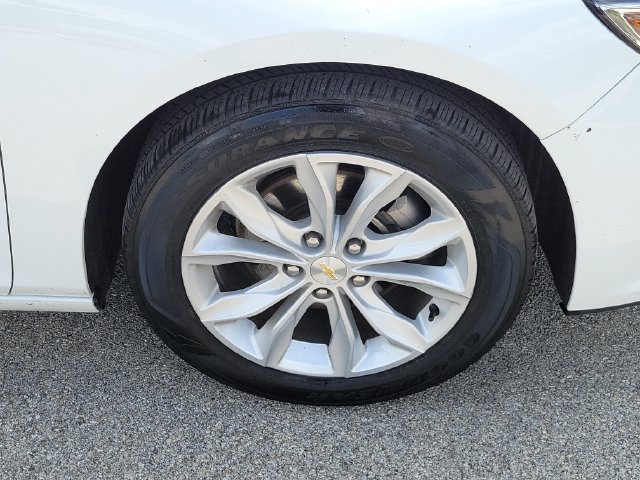 Used 2025 Chevrolet Malibu LT FWD image 8