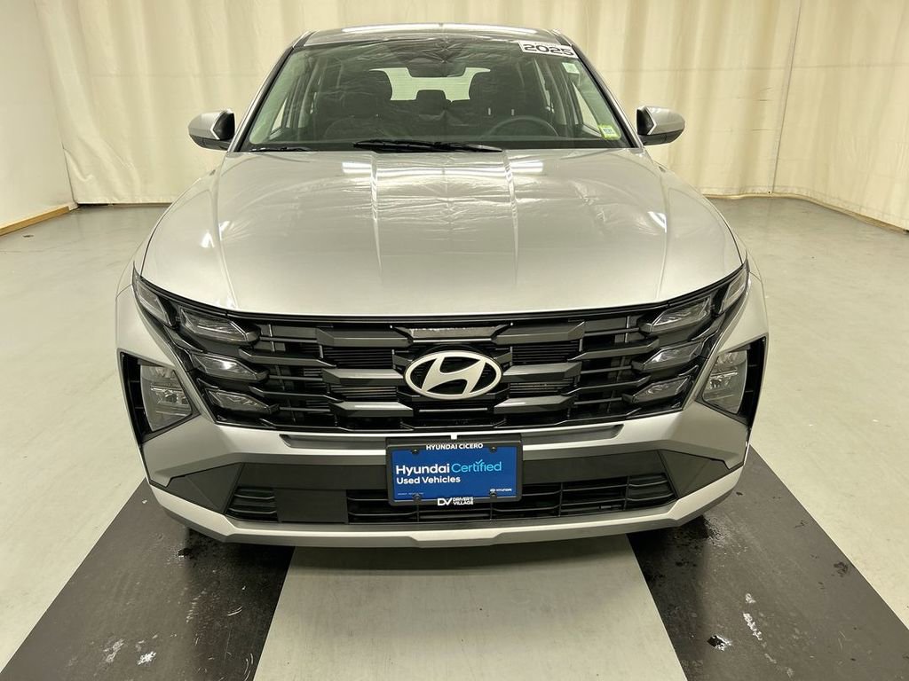 Used 2025 Hyundai Tucson SE image 3