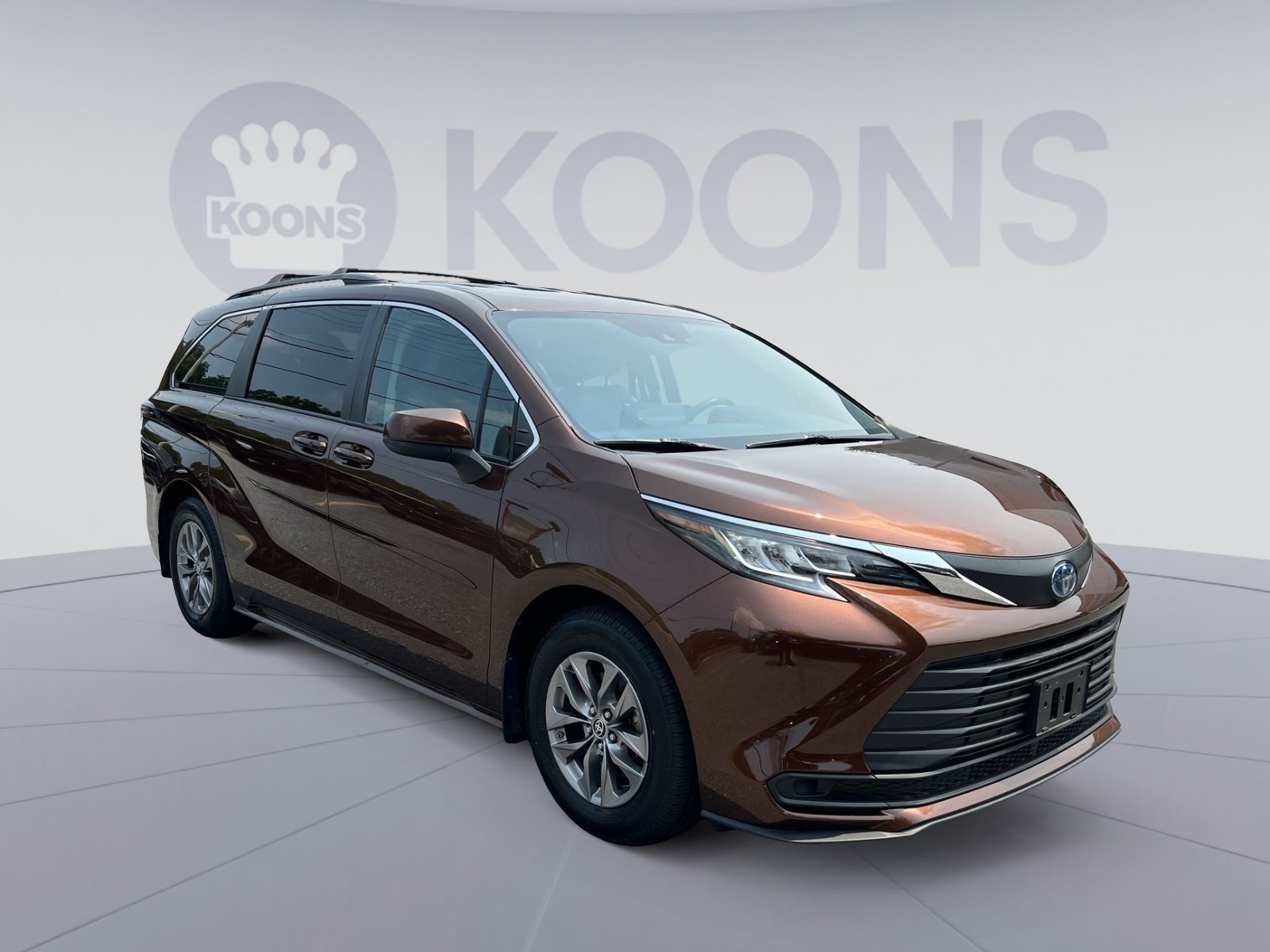 Used 2023 Toyota Sienna LE AWD/4WD image 10