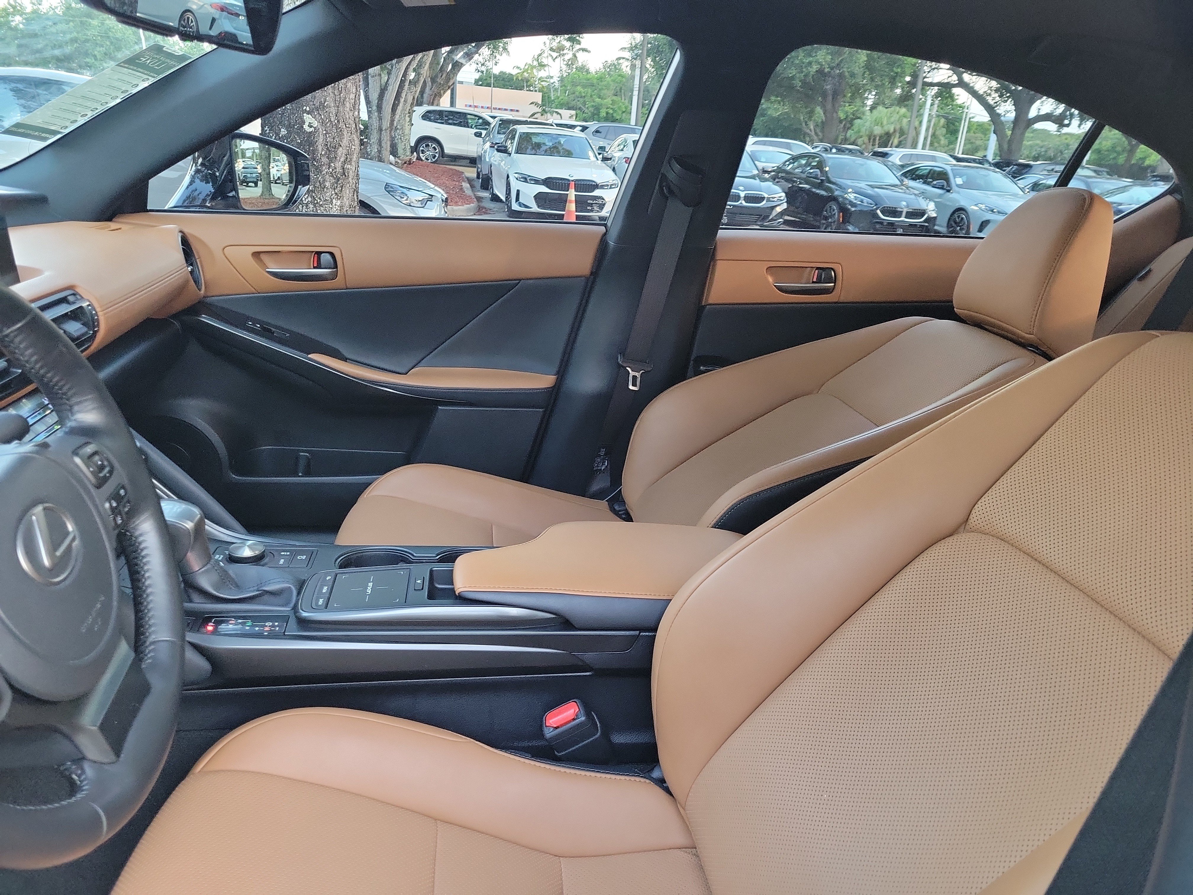 Used 2023 Lexus IS 300 w/ Comfort Package RWD image 12