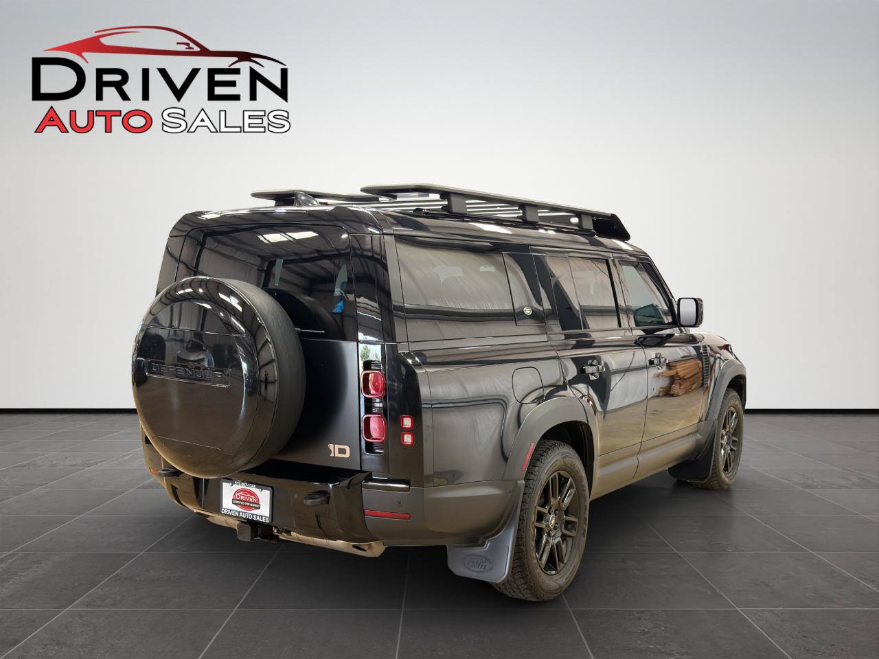 Used 2023 Land Rover Defender 130 SE AWD/4WD image 7