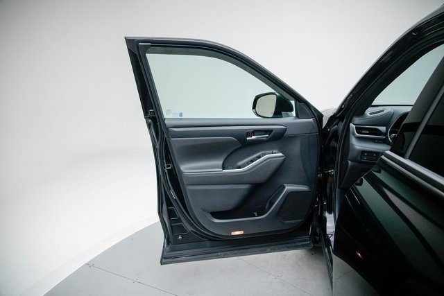 Used 2023 Toyota Highlander XSE image 14