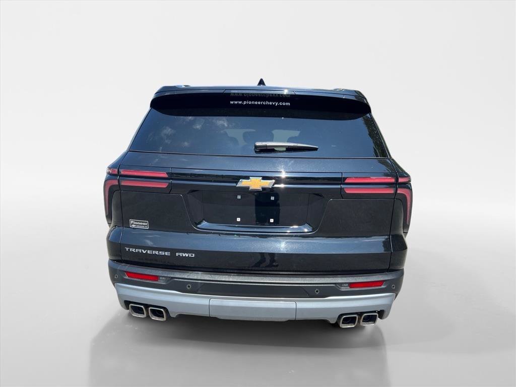 Used 2026 Chevrolet Traverse LT AWD/4WD image 4