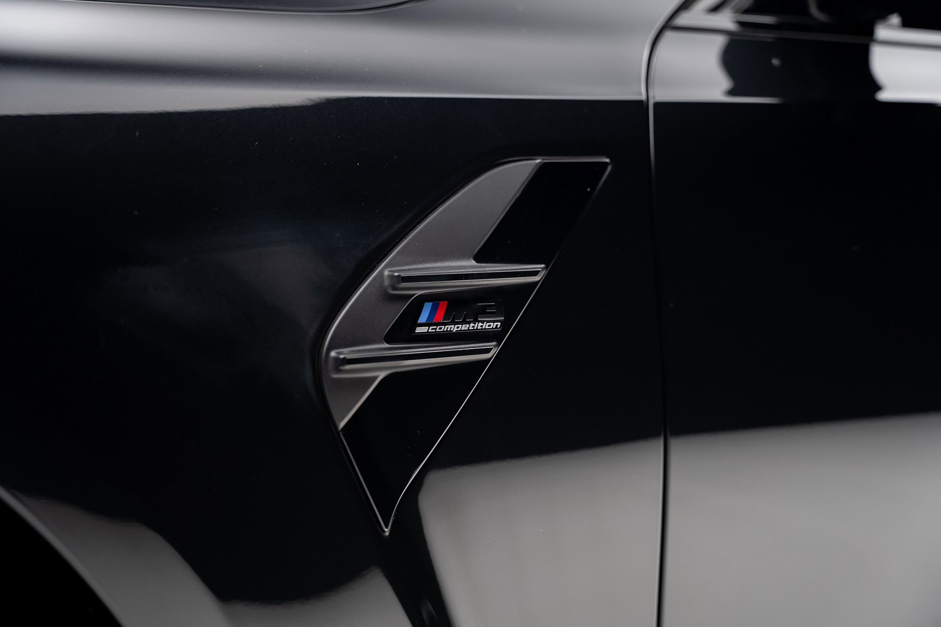 Used 2022 BMW M3 Competition w/ M Carbon Exterior Package image 23