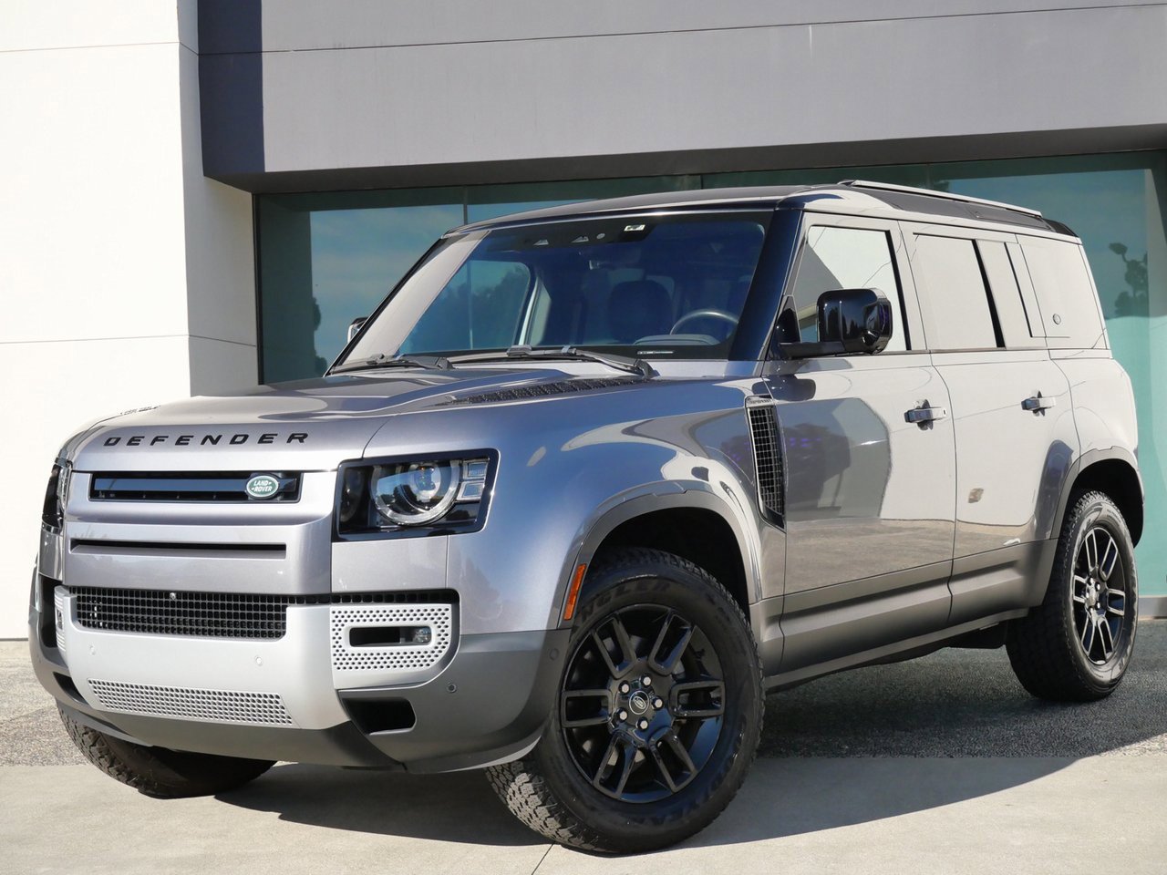 Used 2022 Land Rover Defender 110 S image 3