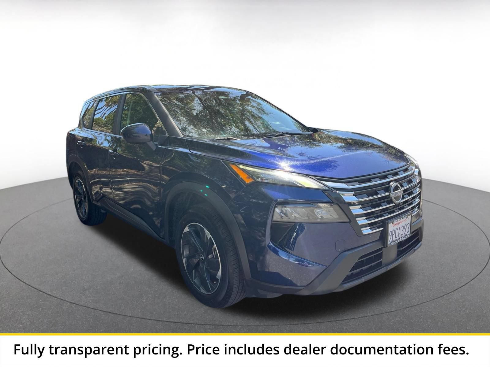 Used 2025 Nissan Rogue SV AWD/4WD image 1