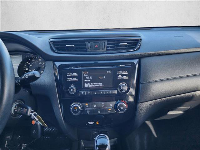 Used 2017 Nissan Rogue S FWD image 13