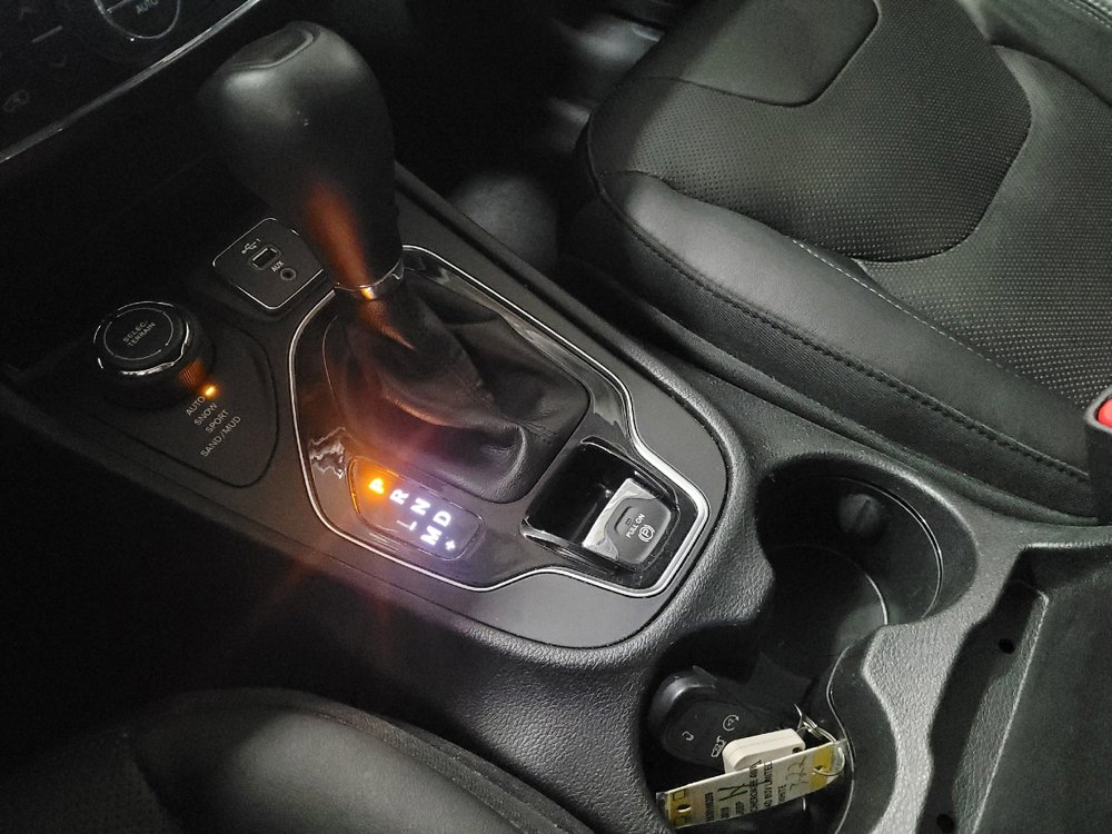 Used 2019 Jeep Cherokee Limited AWD/4WD image 26