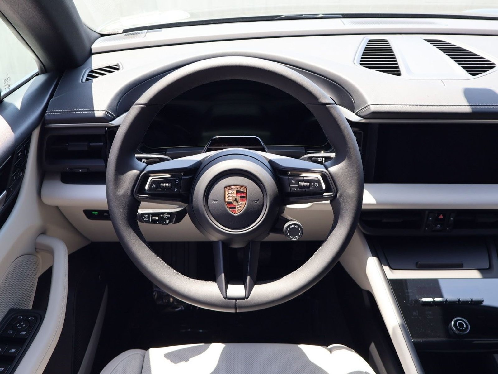 New 2026 Porsche Macan Turbo Electric RWD image 15