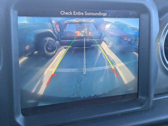 Used 2019 Jeep Wrangler Unlimited Sahara w/ Uconnect 4C Nav & Sound Group image 15