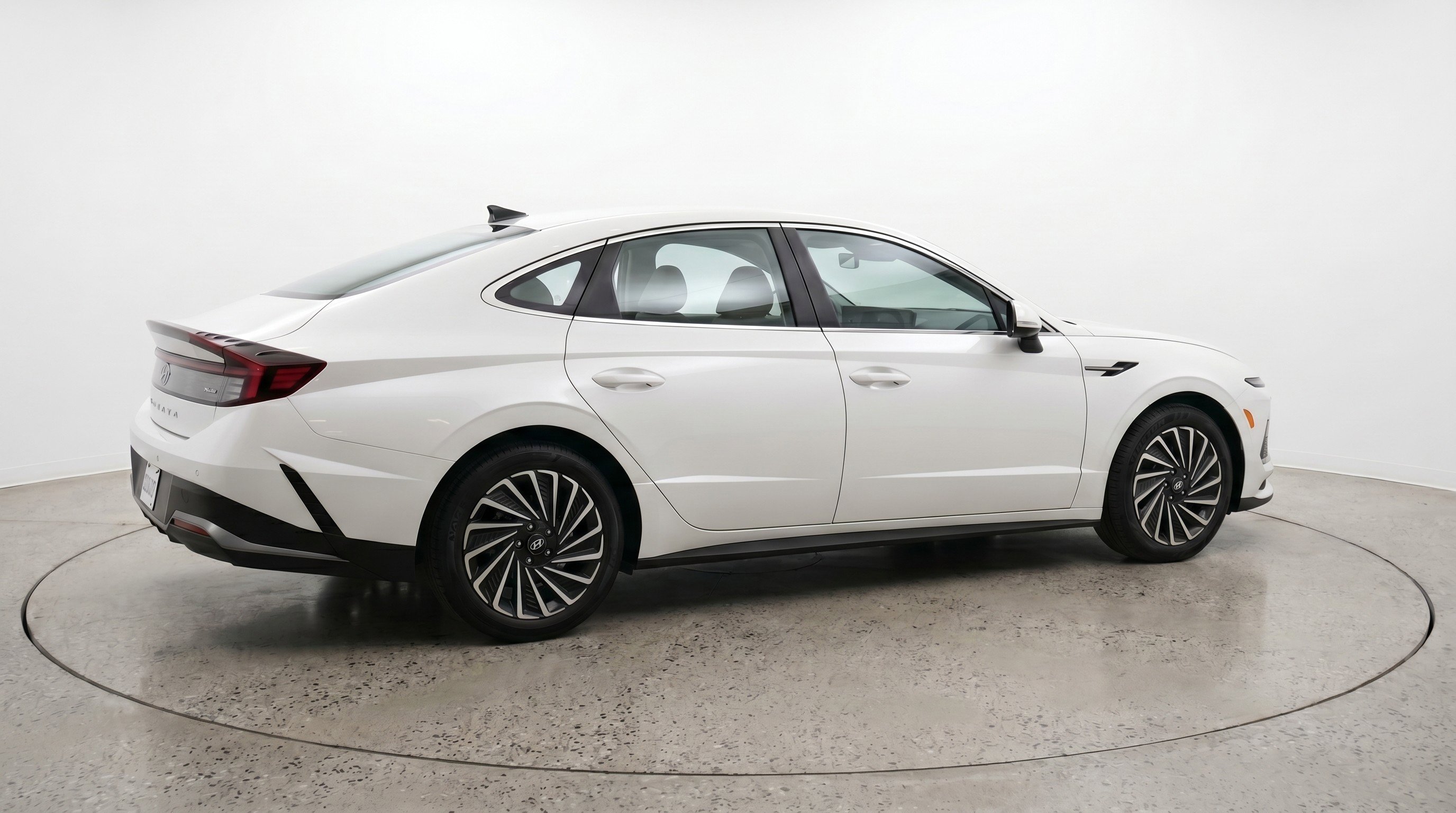 Used 2025 Hyundai Sonata SEL FWD image 9