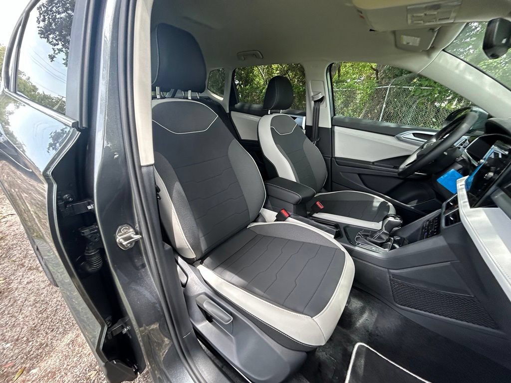 New 2026 Volkswagen Taos SE FWD image 29
