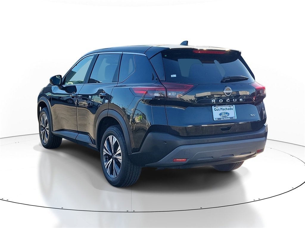 Used 2023 Nissan Rogue SV image 3