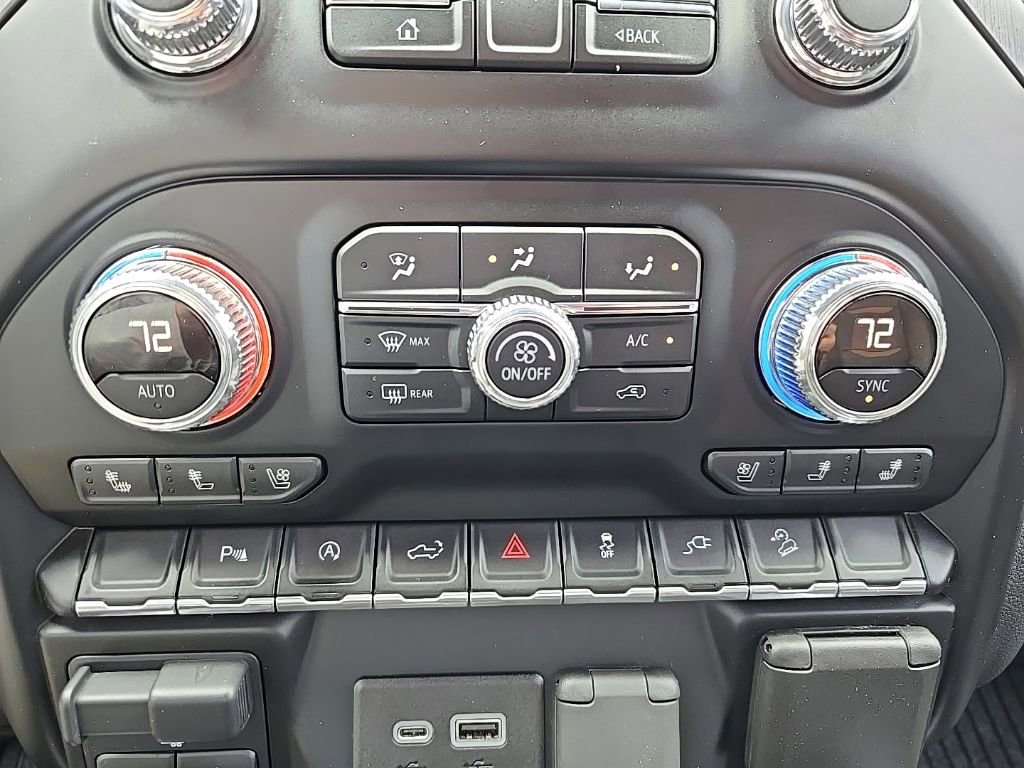 Used 2020 GMC Sierra 1500 AT4 w/ AT4 Premium Package AWD/4WD image 32