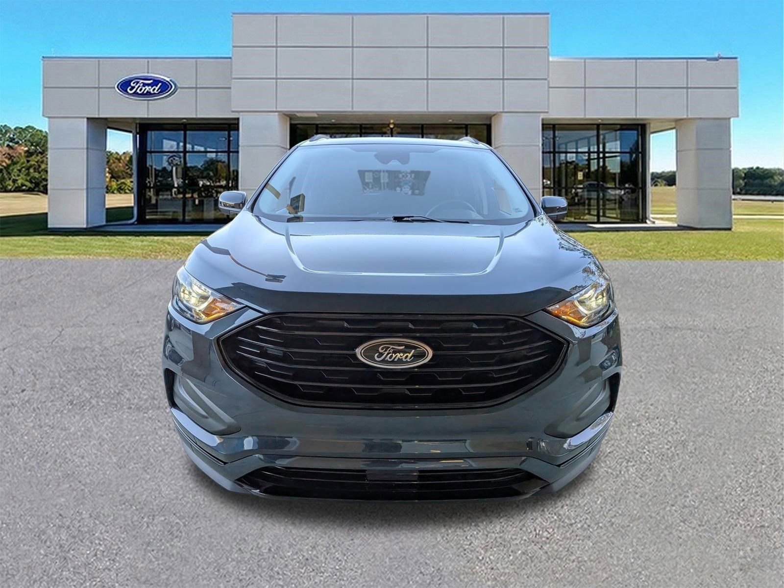 Certified 2024 Ford Edge SE w/ Black Appearance Package image 10