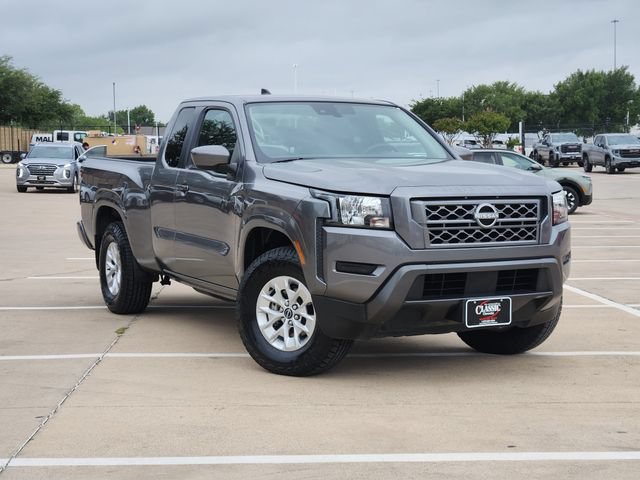 Used 2024 Nissan Frontier SV w/ Tow Package RWD image 2