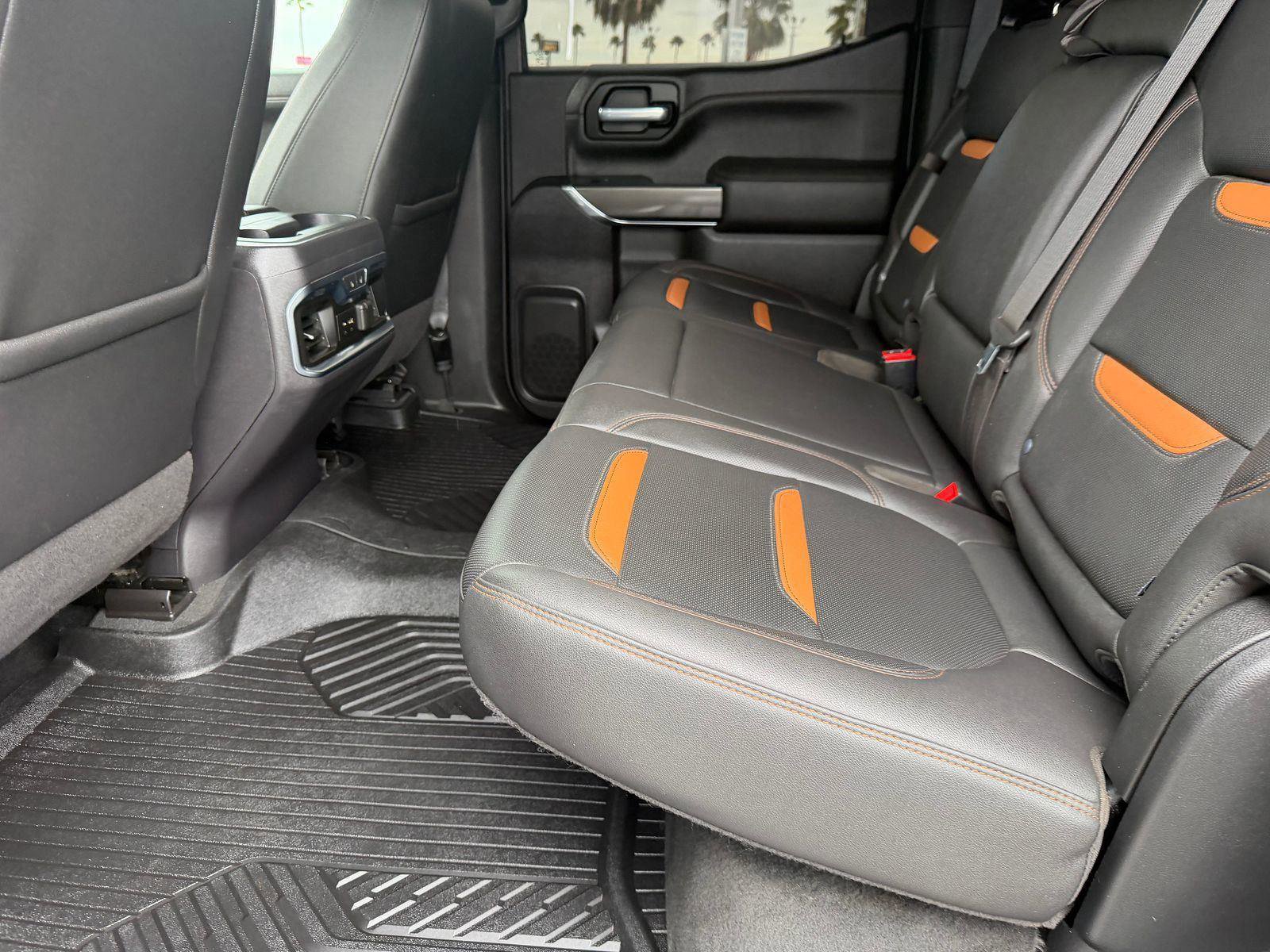 Used 2021 GMC Sierra 1500 AT4 w/ AT4 Premium Package image 4