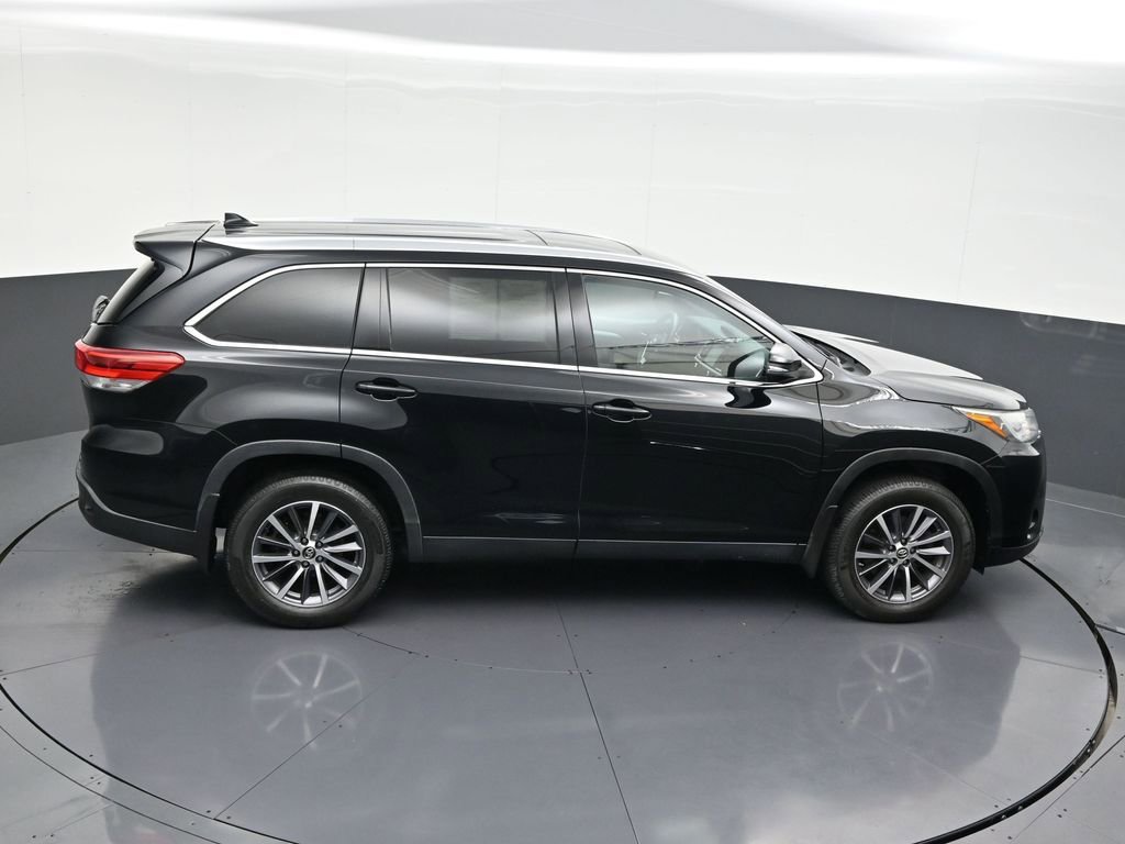 Used 2019 Toyota Highlander XLE image 21