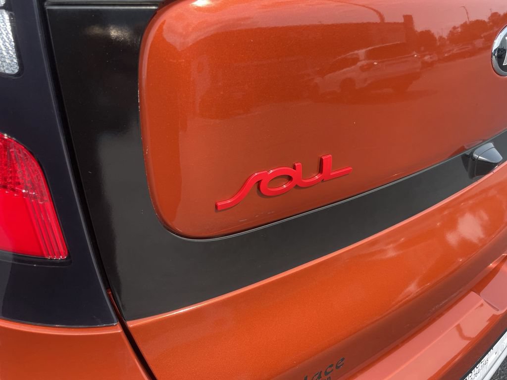 Used 2018 Kia Soul ! w/ Tech Package FWD image 6
