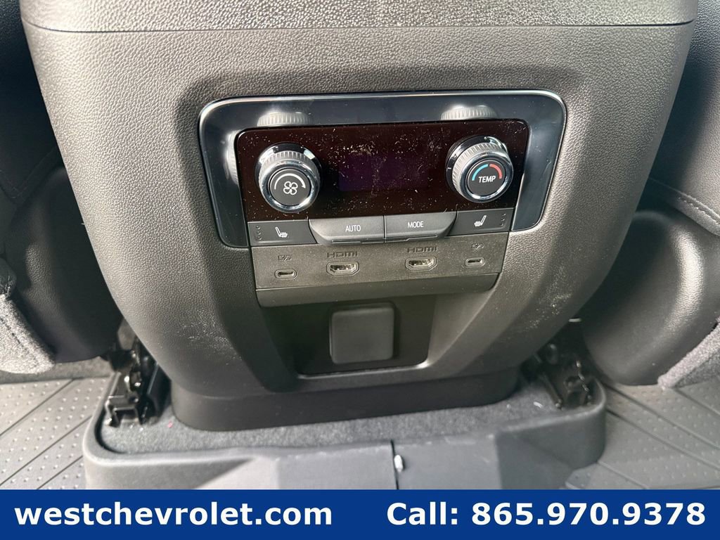 New 2026 Chevrolet Suburban Premier image 27