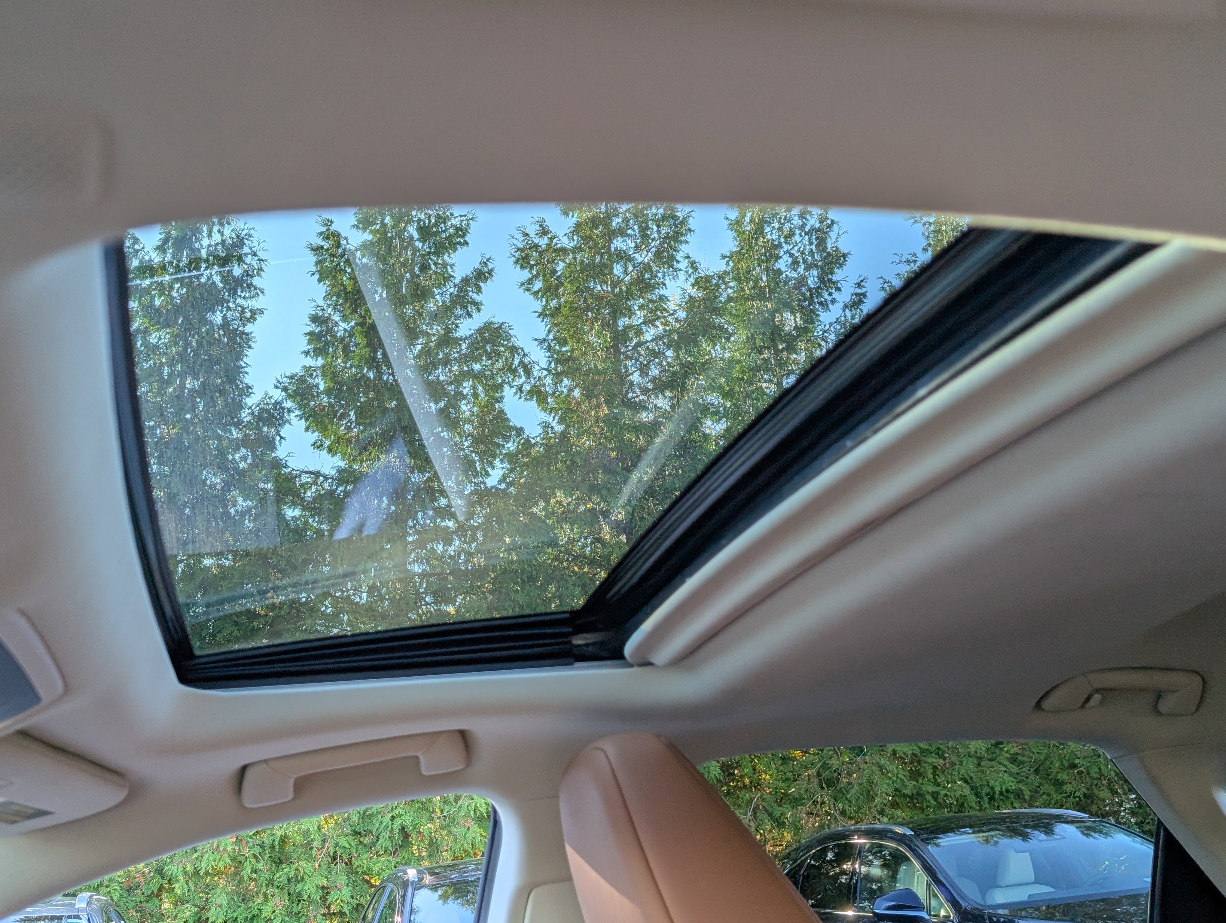 Used 2022 Lexus RX 450h AWD w/ Premium Package image 19