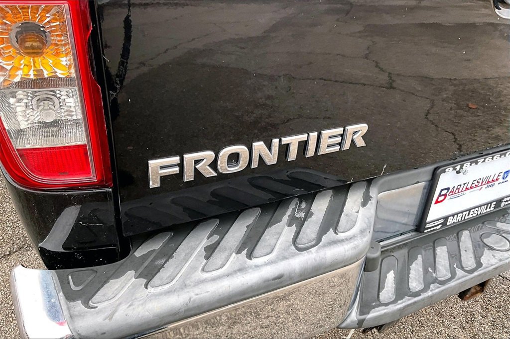 Used 2015 Nissan Frontier SV image 14